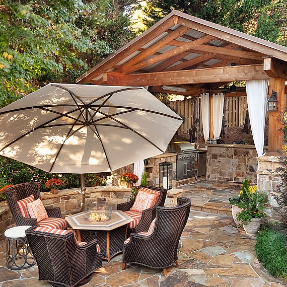 outdoor kitchen